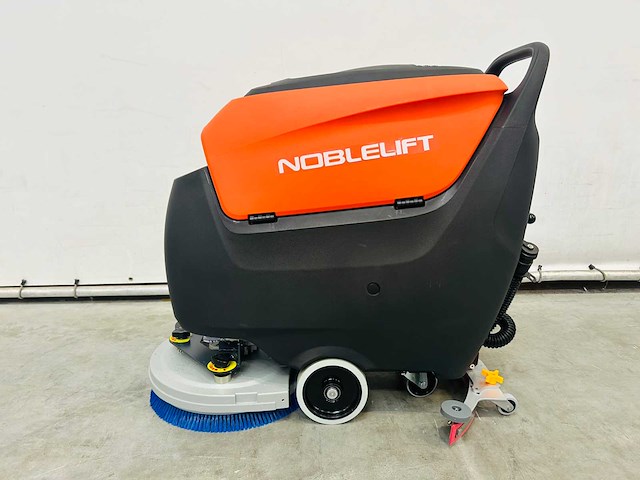 Noblelift - 2024 - nb530 - schrob- zuigmachine - afbeelding 1 van  4