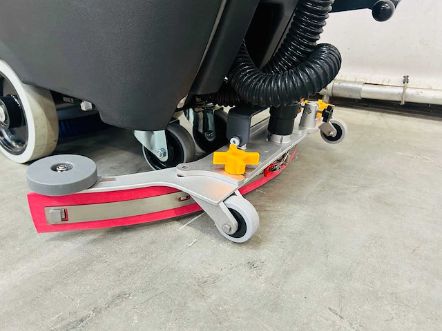 Noblelift - 2025 - nb530 - schrob- zuigmachine - afbeelding 6 van  10