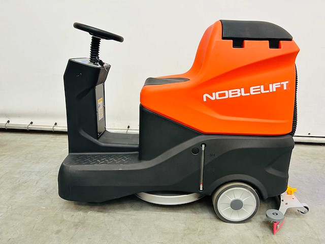 Noblelift - 2025 - nr530 - zit schrobmachine - afbeelding 1 van  10