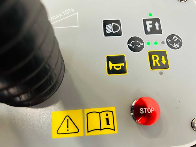 Noblelift - 2025 - nr530 - zit schrobmachine - afbeelding 2 van  16