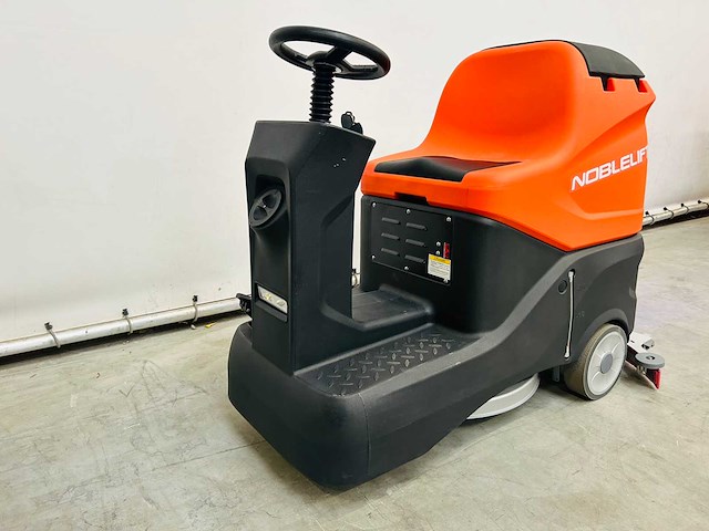 Noblelift - 2025 - nr530 - zit schrobmachine - afbeelding 10 van  16