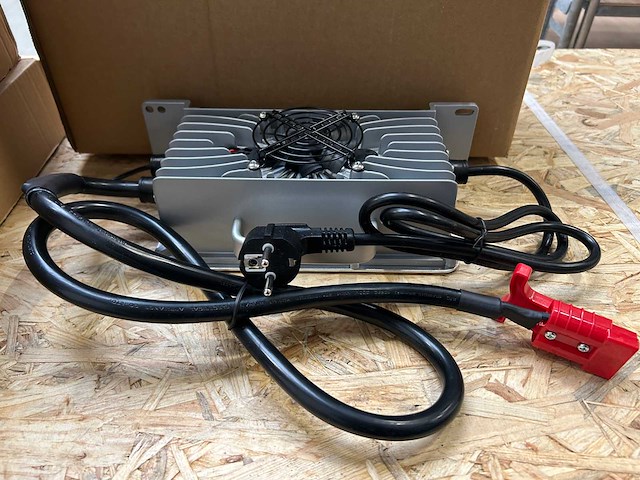 Noblelift - 2025 - nr810 - zit schrobmachine - afbeelding 5 van  13