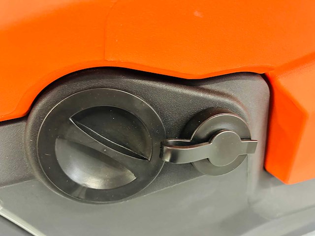 Noblelift - 2025 - nr810 - zit schrobmachine - afbeelding 13 van  13