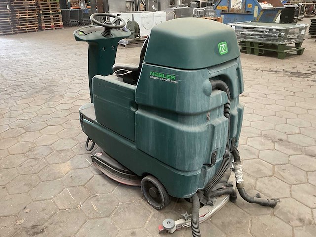 Nobles speed scrub rider schrobmachine - afbeelding 4 van  10