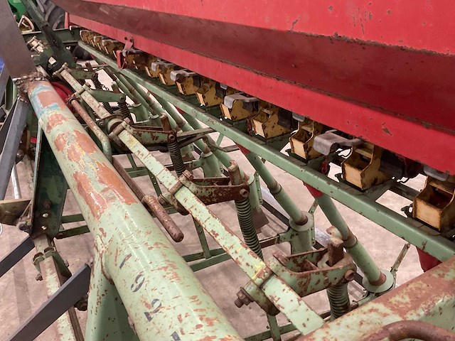 Nodet zaaimachine - afbeelding 8 van  12