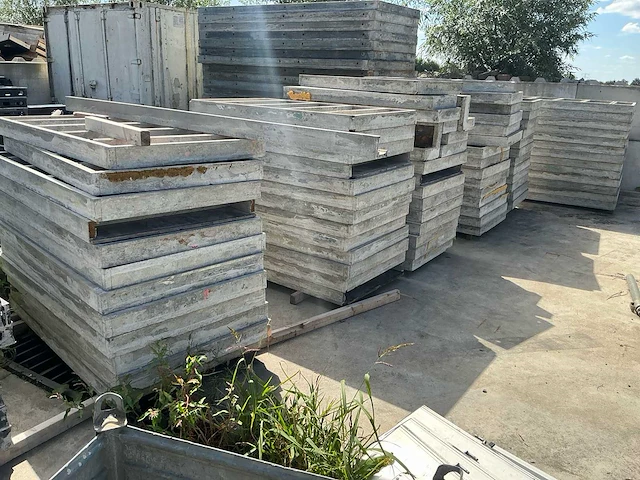 Noe partij aluminium bekistingsmateriaal 800m2 - afbeelding 34 van  39