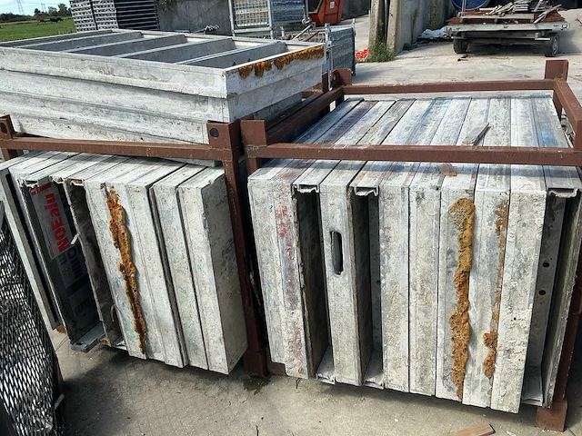 Noe partij aluminium bekistingsmateriaal 800m2 - afbeelding 2 van  39
