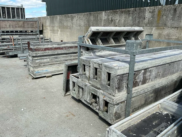 Noe partij aluminium bekistingsmateriaal 800m2 - afbeelding 31 van  39