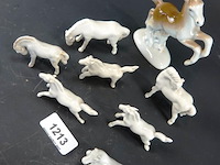 Nog een kudde porseleinen paarden - afbeelding 4 van  5