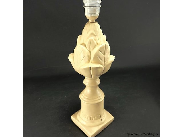 Nog zo'n lelijke gipsen maiskolf als lampvoet - afbeelding 3 van  5