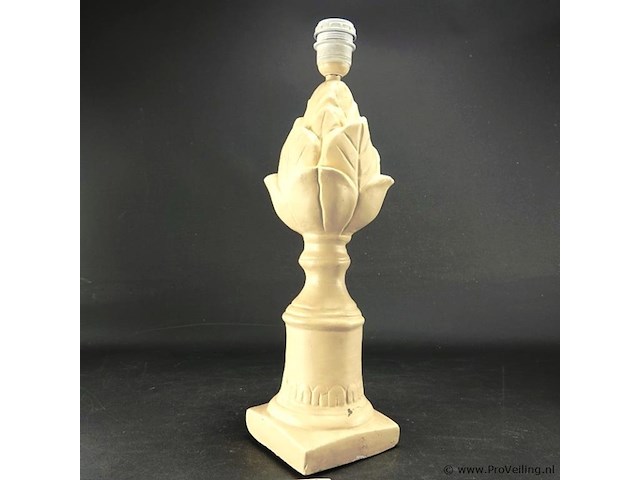 Nog zo'n lelijke gipsen maiskolf als lampvoet - afbeelding 2 van  5