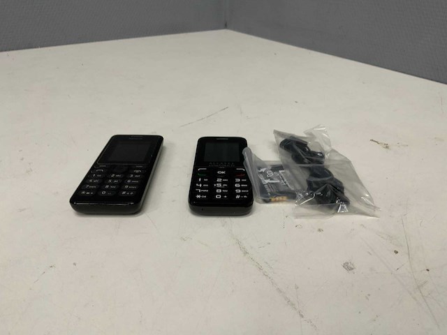 Nokia 108 / alcatel one toutch mobiele telefoon (2x) - afbeelding 2 van  6