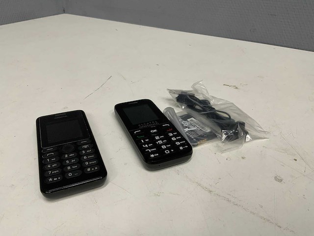 Nokia 108 / alcatel one toutch mobiele telefoon (2x) - afbeelding 3 van  6