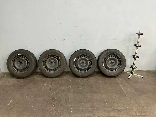 Nokia tyres - wr snowproof - autobanden (4x) - afbeelding 1 van  10