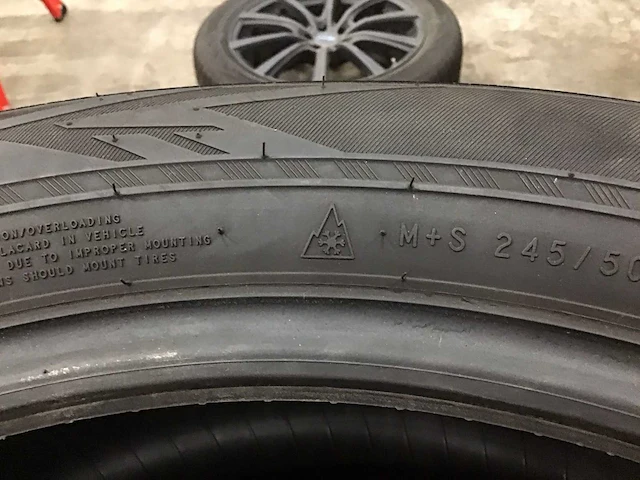 Nokia tyres wr suv 4 banden (4x) - afbeelding 2 van  8