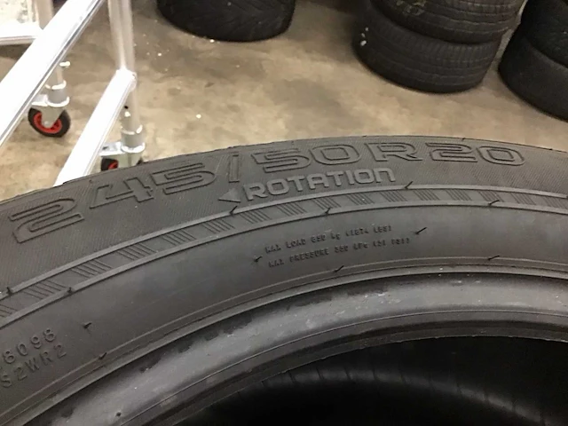 Nokia tyres wr suv 4 banden (4x) - afbeelding 6 van  8