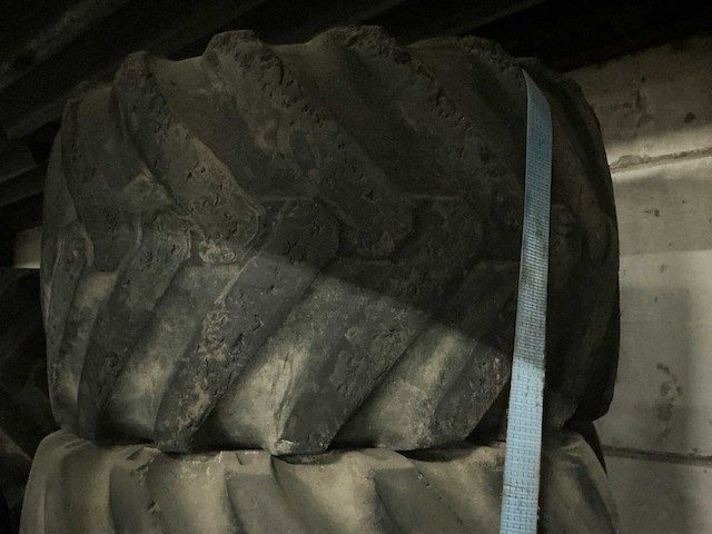 Nokian bandenset (4-delig) 600/50-22.5 - afbeelding 1 van  9