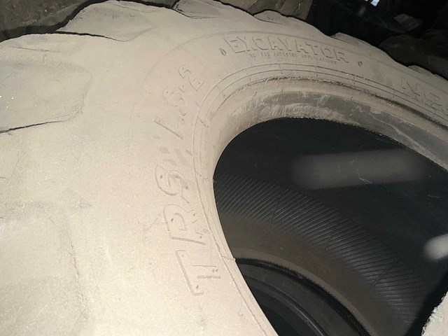 Nokian bandenset (4-delig) 600/50-22.5 - afbeelding 9 van  9