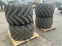 Nokian excavator bandenset voor graafmachine - afbeelding 1 van  9
