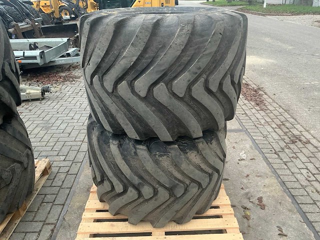 Nokian excavator bandenset voor graafmachine - afbeelding 3 van  9