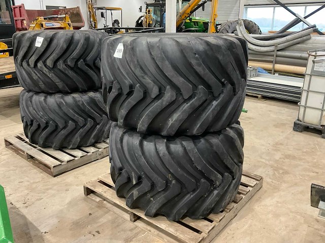 Nokian excavator landbouw wiel (2x) - afbeelding 1 van  7