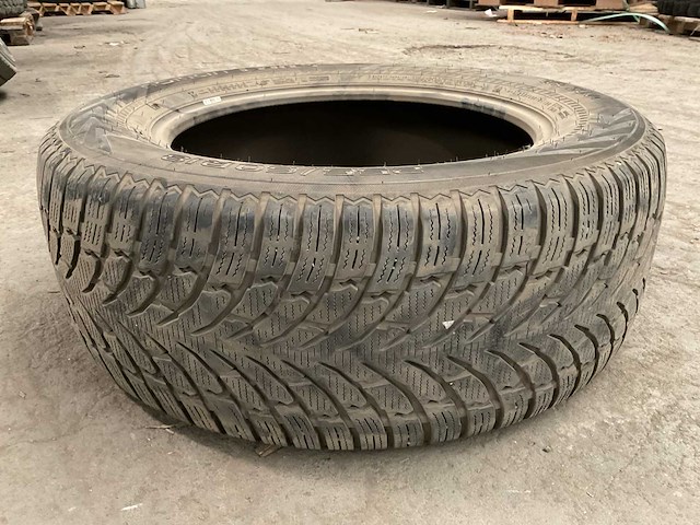 Nokian tyres band - afbeelding 2 van  3