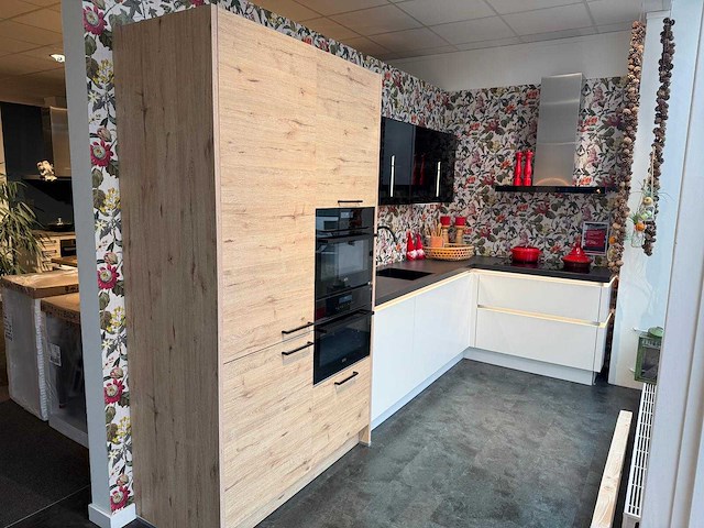Nolte - showroomkeuken met aeg apparatuur - afbeelding 1 van  44