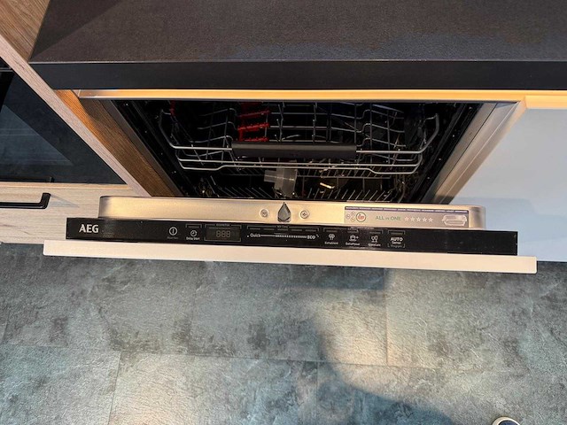 Nolte - showroomkeuken met aeg apparatuur - afbeelding 13 van  44