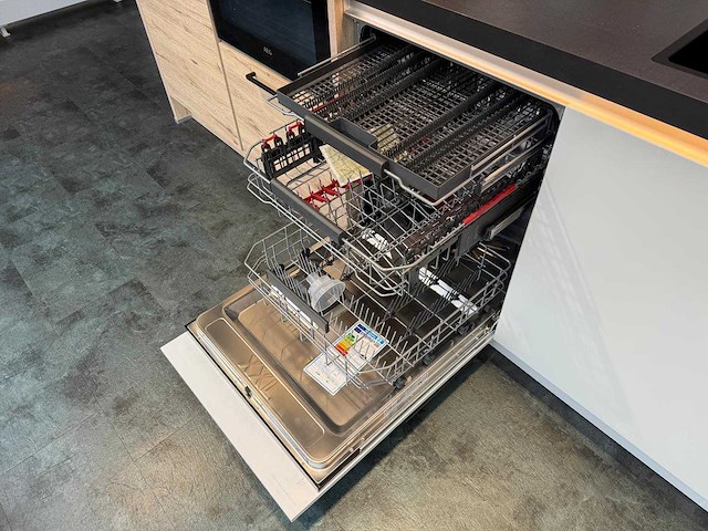 Nolte - showroomkeuken met aeg apparatuur - afbeelding 16 van  44