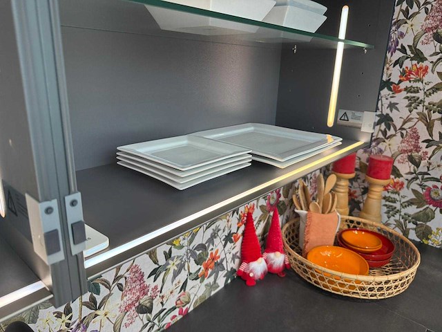 Nolte - showroomkeuken met aeg apparatuur - afbeelding 32 van  44