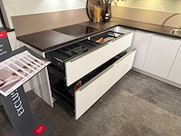 Nolte - showroomkeuken met aeg apparatuur - afbeelding 24 van  34