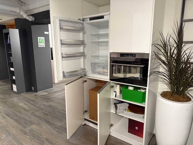 Nolte - showroomkeuken met aeg apparatuur - afbeelding 5 van  22