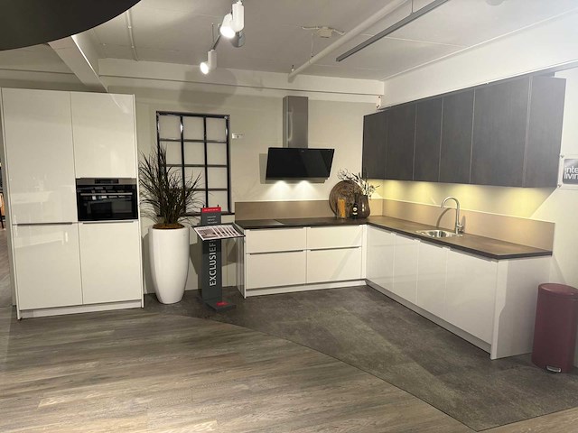 Nolte - showroomkeuken met aeg apparatuur - afbeelding 23 van  34