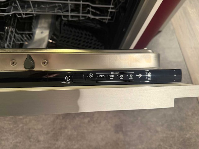 Nolte - showroomkeuken met aeg apparatuur - afbeelding 33 van  34