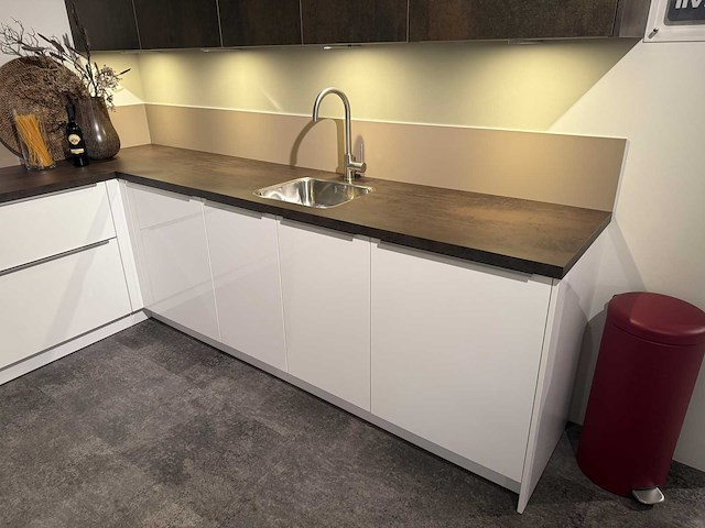 Nolte - showroomkeuken met aeg apparatuur - afbeelding 34 van  34