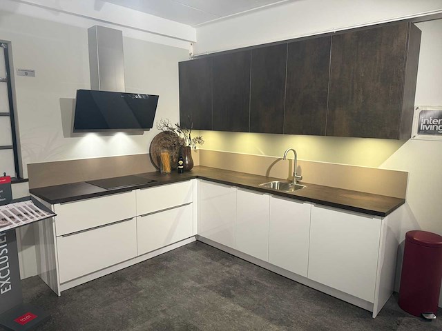 Nolte - showroomkeuken met aeg apparatuur - afbeelding 12 van  34