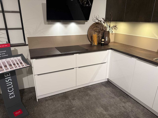 Nolte - showroomkeuken met aeg apparatuur - afbeelding 30 van  34