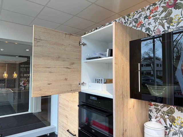 Nolte - showroomkeuken met aeg apparatuur - afbeelding 5 van  42