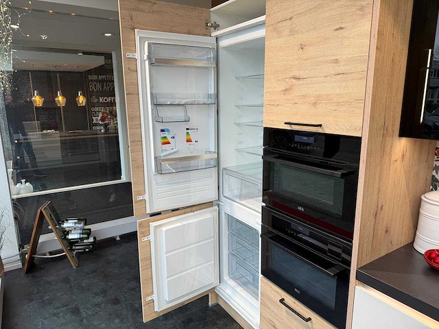 Nolte - showroomkeuken met aeg apparatuur - afbeelding 6 van  42