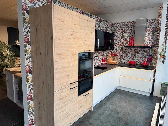 Nolte - showroomkeuken met aeg apparatuur - afbeelding 12 van  42