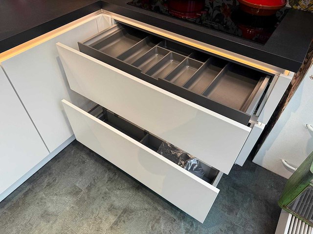 Nolte - showroomkeuken met aeg apparatuur - afbeelding 42 van  42