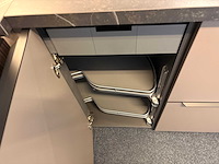 Nolte - showroomkeuken met aeg/samsung apparatuur - afbeelding 17 van  21