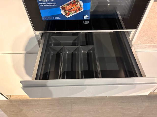 Nolte - showroomkeuken met beko apparatuur - afbeelding 8 van  22
