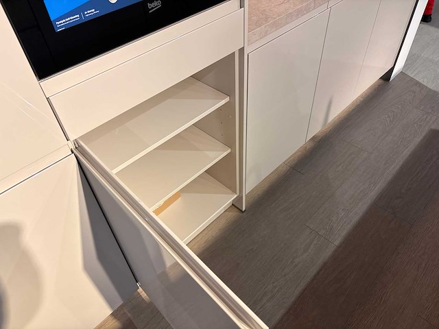 Nolte - showroomkeuken met beko apparatuur - afbeelding 9 van  22