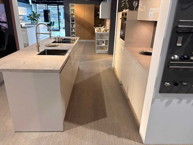Nolte - showroomkeuken met beko apparatuur - afbeelding 16 van  22