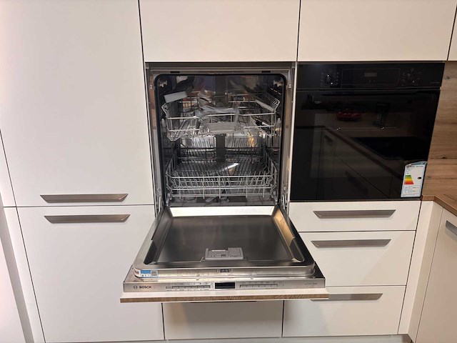 Nolte - showroomkeuken met bosch apparatuur - afbeelding 5 van  27