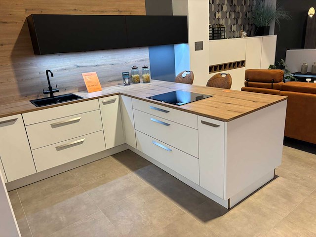 Nolte - showroomkeuken met bosch apparatuur - afbeelding 23 van  27