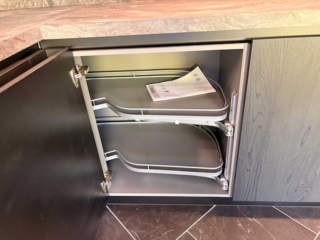 Nolte - showroomkeuken met electrolux apparatuur - afbeelding 9 van  20