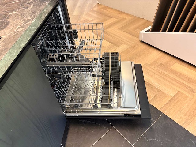 Nolte - showroomkeuken met electrolux apparatuur - afbeelding 11 van  20