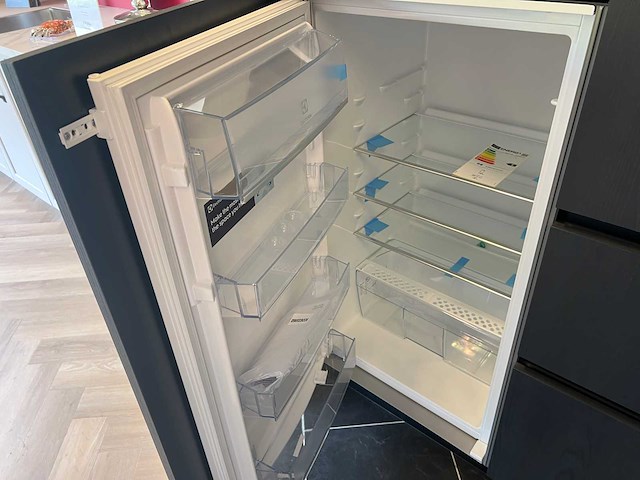 Nolte - showroomkeuken met electrolux apparatuur - afbeelding 15 van  20